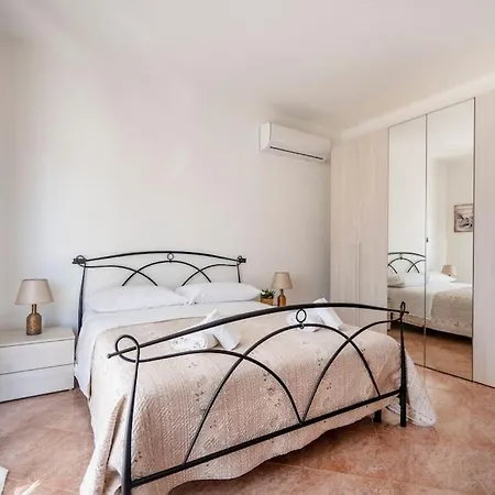 Domus Apulia, Due Passi Dal Mare - Free Parking - Monopoli