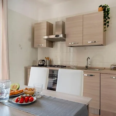 Apartment Domus Apulia, Due Passi Dal Mare - Free Parking - *