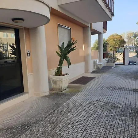 Domus Apulia, Due Passi Dal Mare - Free Parking - *